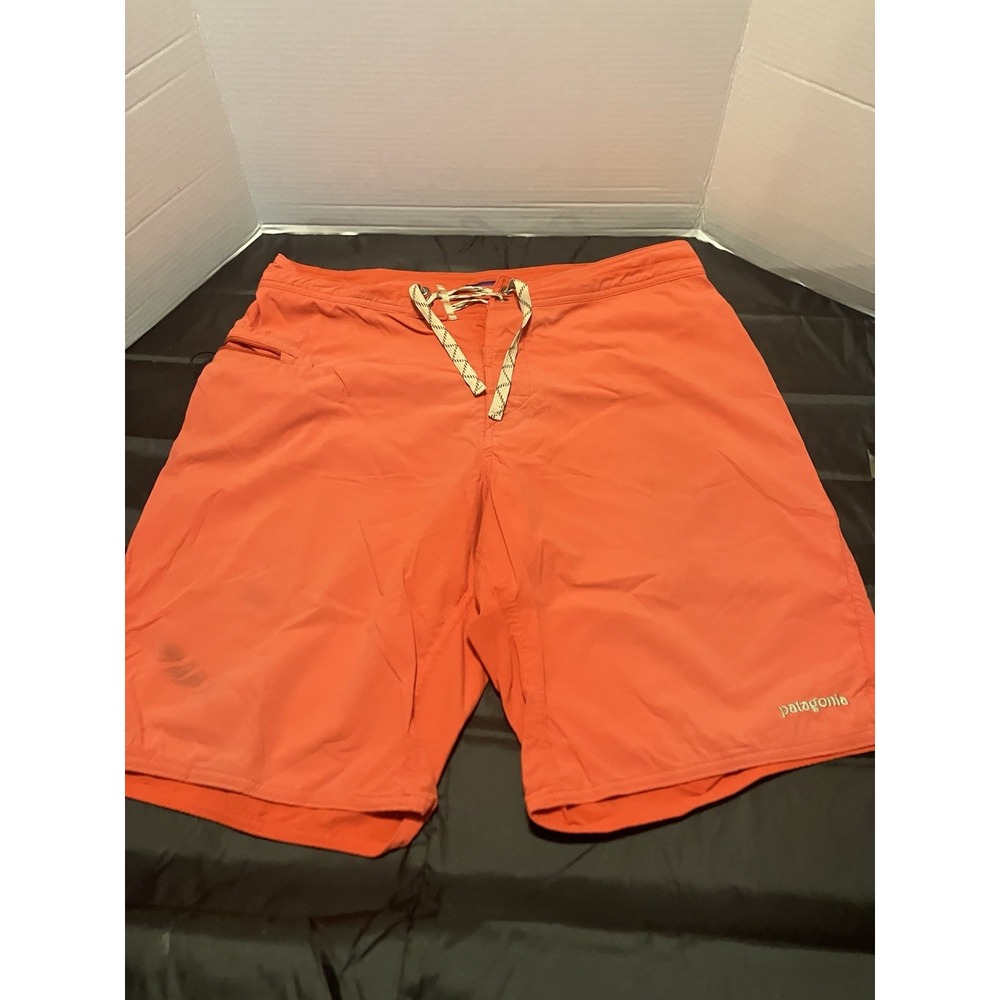 Patagonia Men's Coral Pink Stretch Hydropeak Swim Boardshorts Size 32 Beach Surf